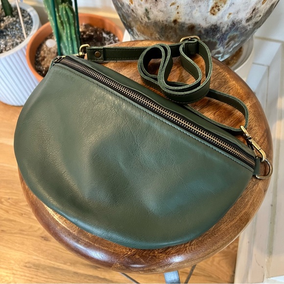 Made in SPAIN HANDMADE sling belt bag. Barcelona. Genuine butter soft Leather. - Picture 1 of 17